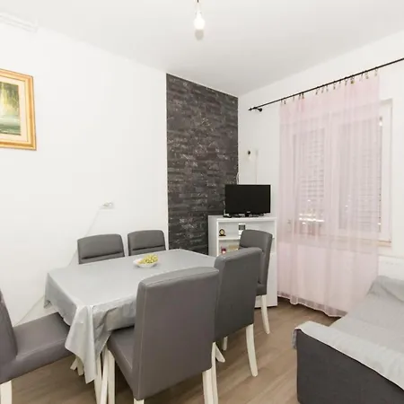Apartament Ruza *